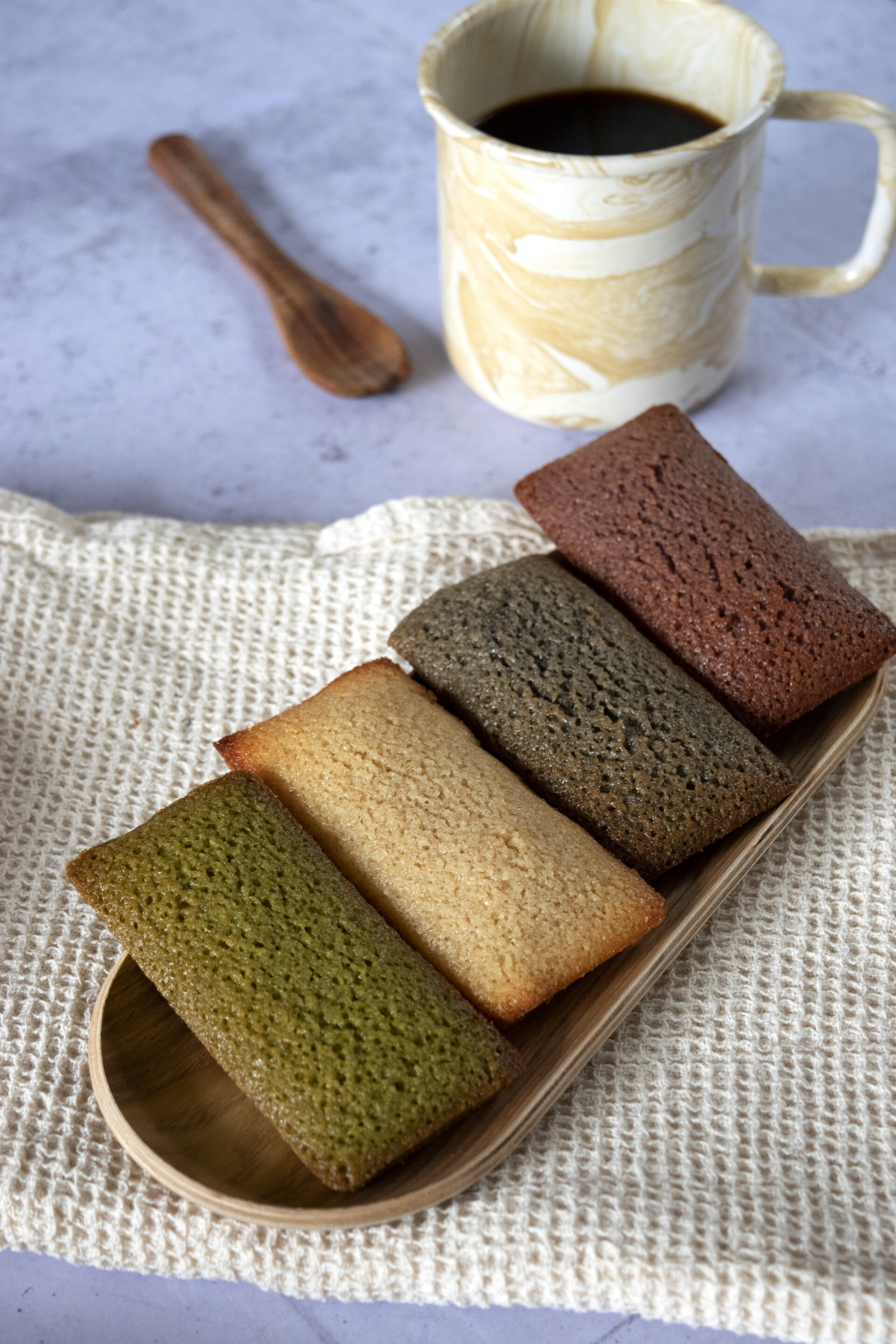 Financiers matcha sesame noir yuzu et beni imo